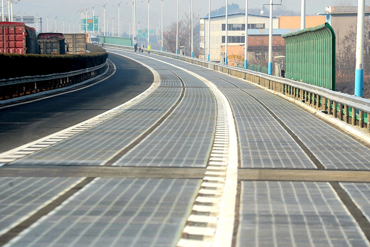 découvrez les panneaux solaires routiers, une innovation durable qui permet de transformer les routes en sources d'énergie renouvelable. ecologiques et efficaces, ces panneaux offrent une solution moderne pour alimenter l'éclairage public et réduire l'empreinte carbone.