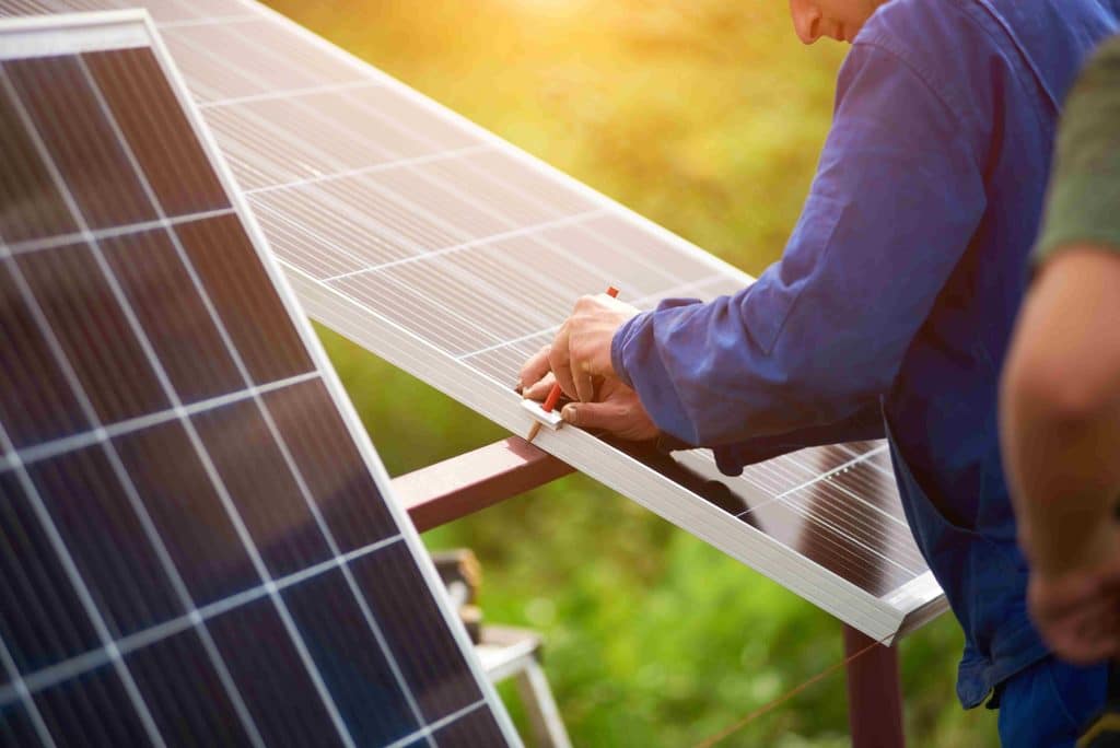 découvrez les avantages des panneaux solaires au sol, une solution écologique et économique pour optimiser votre production d'énergie renouvelable. apprenez comment ces installations peuvent réduire vos factures d'électricité tout en contribuant à la préservation de l'environnement.