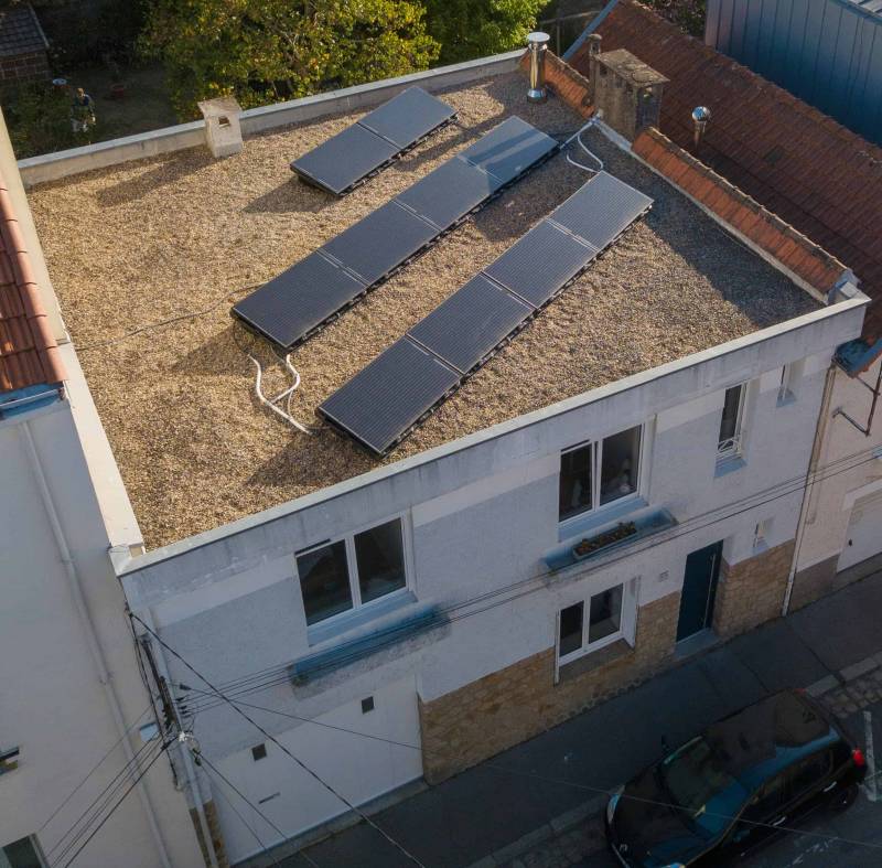 découvrez comment les panneaux solaires pour terrasse peuvent transformer votre espace extérieur tout en réduisant vos factures d'énergie. profitez d'une solution durable et esthétique pour produire de l'électricité propre, et transformez votre terrasse en un lieu à la fois relaxant et éco-responsable.