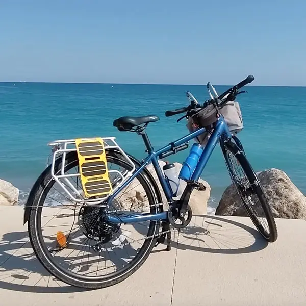 découvrez les panneaux solaires pour vélos, une solution écologique et pratique pour recharger vos appareils en pédalant. optimisez vos trajets tout en respectant l'environnement grâce à cette innovation durable.