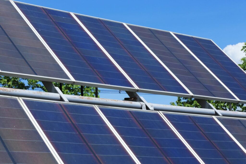 découvrez notre sélection de panneaux solaires abordables qui allient qualité et économies. profitez de solutions énergétiques durables et écologiques pour réduire vos factures d'électricité tout en contribuant à la préservation de l'environnement. informez-vous dès maintenant sur nos offres avantageuses !
