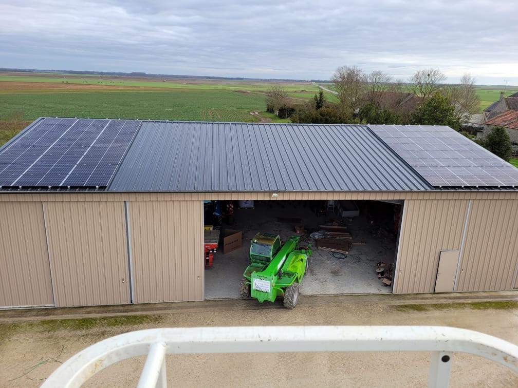 découvrez comment les panneaux solaires agricoles transforment le paysage de l'agriculture moderne en offrant une source d'énergie renouvelable et durable. optimisez vos exploitations tout en réduisant les coûts énergétiques et en préservant l'environnement.