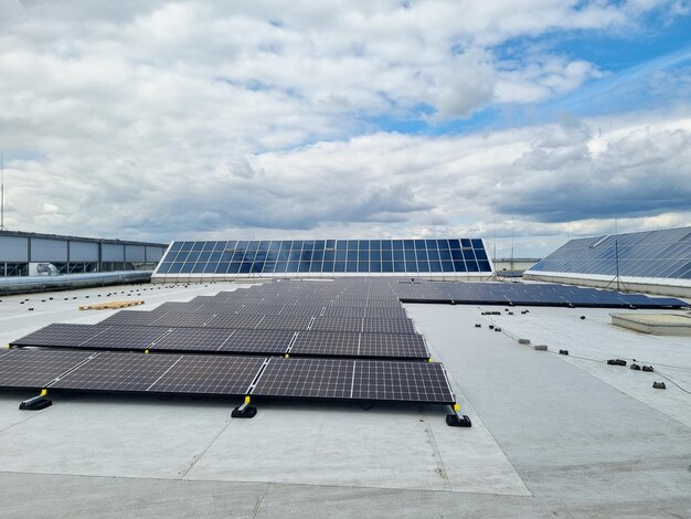 découvrez notre sélection de panneaux solaires bon marché, alliant qualité et afffordabilité. profitez de l'énergie renouvelable tout en réduisant vos factures d'électricité. idéal pour les budgets serrés, nos solutions écologiques vous permettent de faire des économies tout en préservant l'environnement.