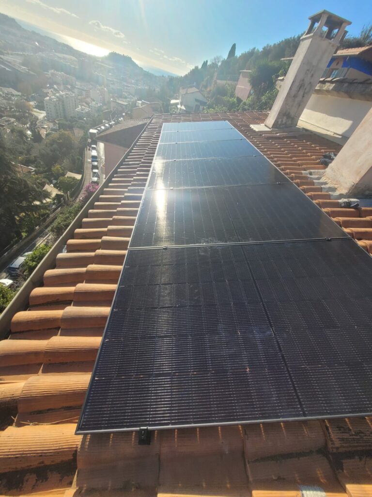 découvrez comment les panneaux solaires jouent un rôle clé dans la transition énergétique, en offrant une solution durable et renouvelable pour réduire l'empreinte carbone et favoriser un avenir écologique. explorez les avantages, les technologies et les innovations qui propulsent cette révolution énergétique.