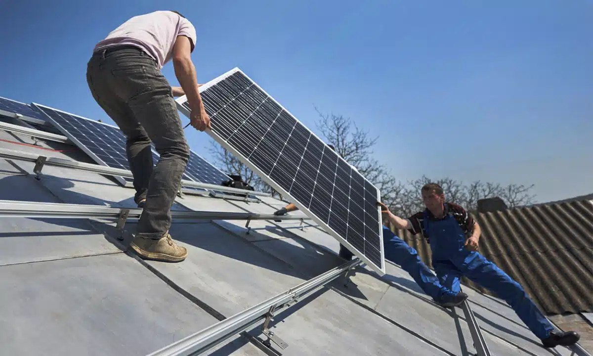 découvrez les avantages des toits solaires, une solution écologique et économique pour produire de l'énergie renouvelable directement à partir de votre habitation. optez pour l'énergie solaire et réduisez votre facture d'électricité tout en préservant l'environnement.