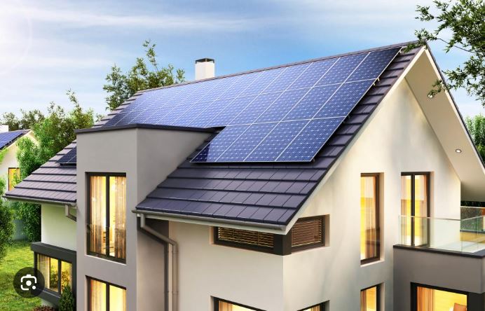découvrez comment les panneaux solaires peuvent transformer votre maison en une source d'énergie renouvelable. optimisez votre consommation d'énergie, réduisez vos factures et contribuez à la protection de l'environnement avec des solutions adaptées à votre habitation.
