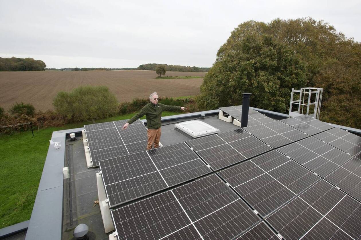 découvrez les avantages des panneaux solaires en france : réduisez votre facture d'électricité, protégez l'environnement et profitez d'aides gouvernementales. investissez dans l'avenir énergétique dès aujourd'hui.