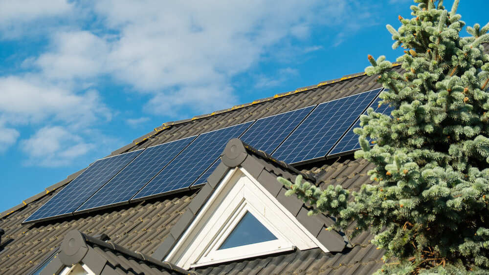 découvrez tout sur le rendement des panneaux solaires : taux de conversion, facteurs influençant l'efficacité et conseils pour optimiser votre installation solaire. maximisez votre investissement avec des informations clés sur la performance des panneaux photovoltaïques.