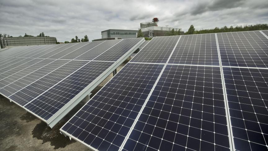 découvrez comment installer des panneaux solaires sur votre terrain pour profiter d'une énergie renouvelable efficace et durable. optimisez votre espace extérieur tout en réduisant vos factures d'électricité et en contribuant à la protection de l'environnement.