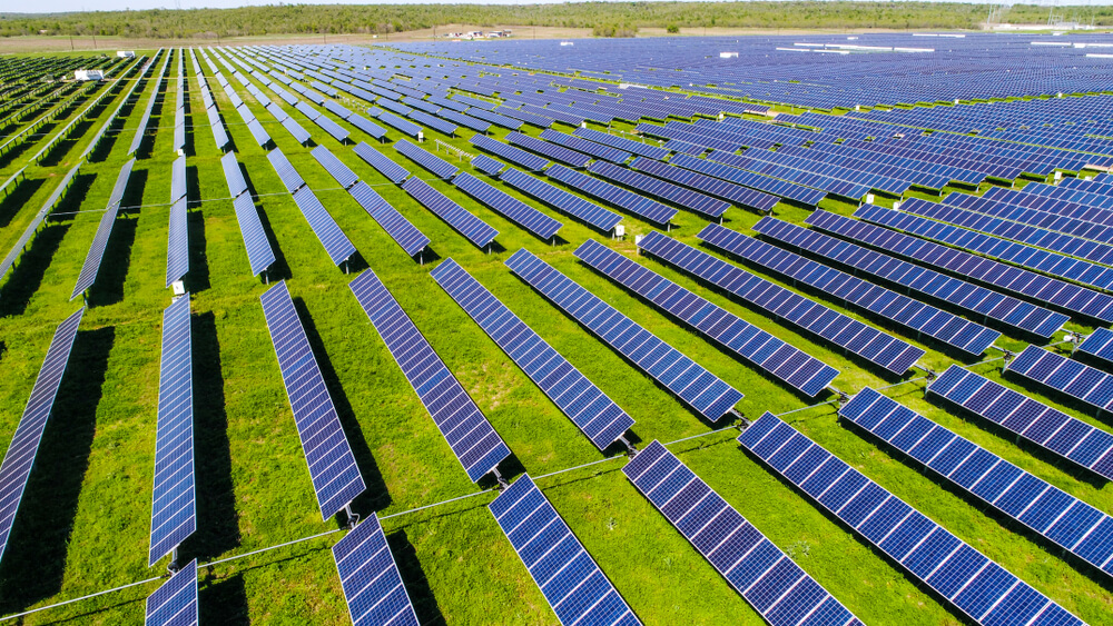 découvrez comment intégrer des panneaux solaires sur votre terrain pour produire de l'énergie renouvelable. optimisez l'espace de votre propriété tout en contribuant à la protection de l'environnement grâce à des solutions photovoltaïques adaptées à vos besoins. informez-vous sur les avantages, l'installation et les aides disponibles.