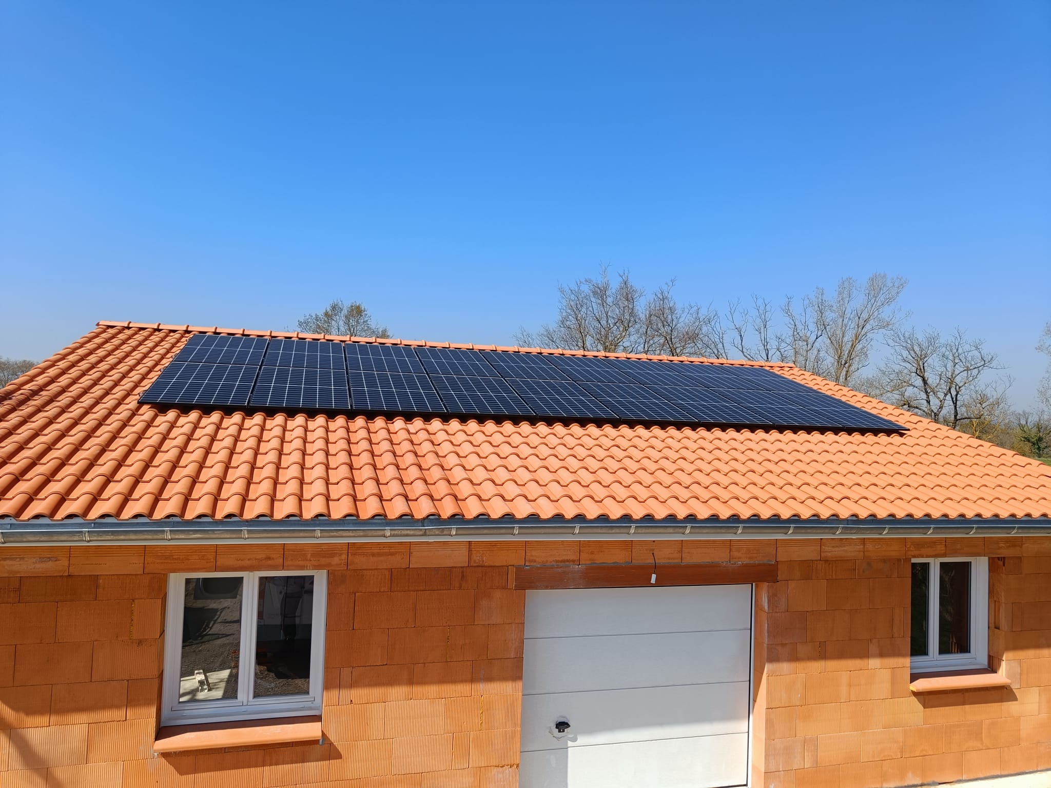 découvrez les panneaux solaires terreal, une solution durable et innovante pour vos besoins énergétiques. améliorez votre performance énergétique tout en préservant l'environnement grâce à des produits de qualité conçus pour s'intégrer harmonieusement à votre habitat.