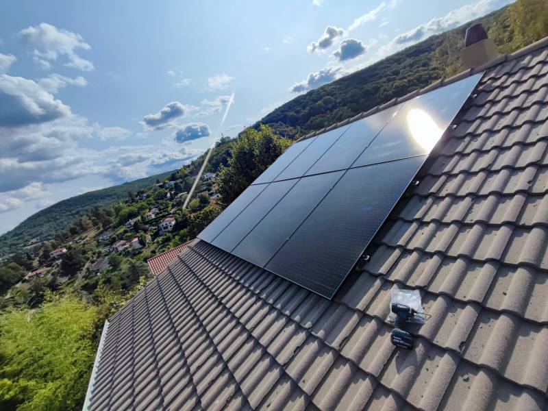 découvrez les avantages des panneaux solaires pour toiture : une solution écologique et économique pour produire votre propre énergie. optez pour l'énergie renouvelable et réduisez vos factures d'électricité tout en préservant l'environnement.