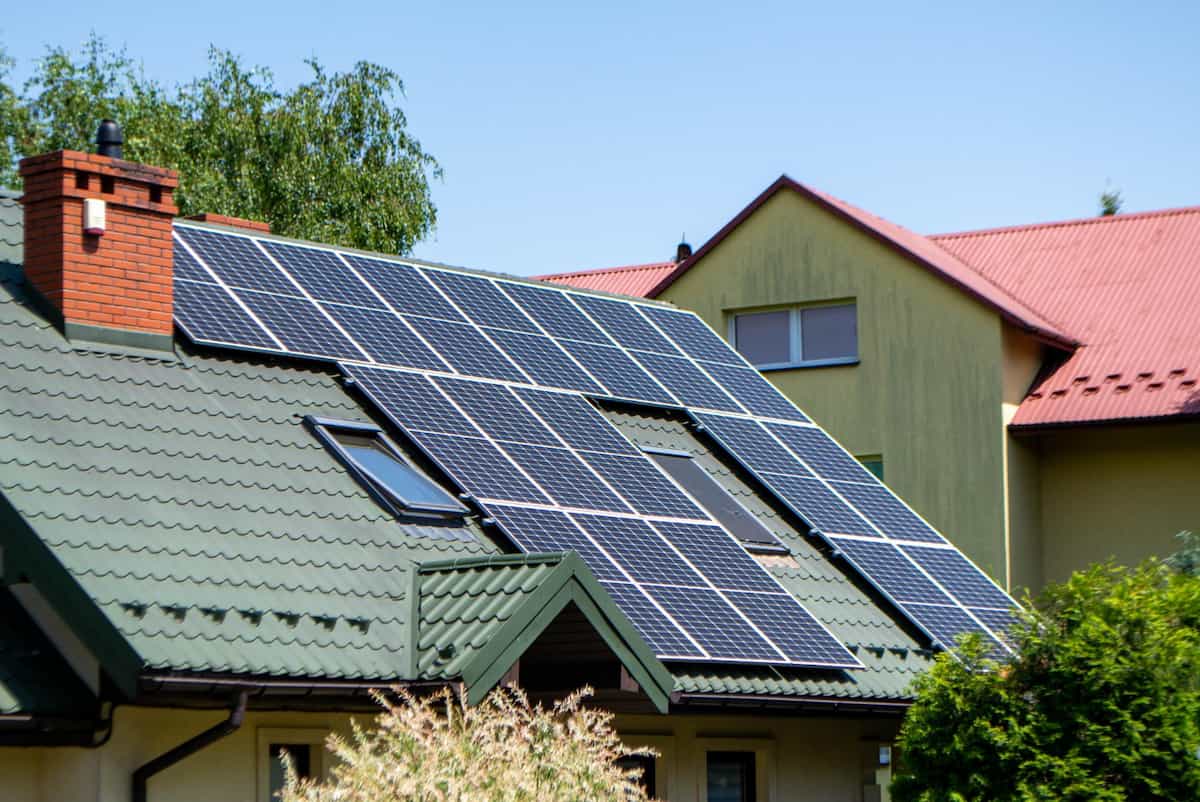 découvrez les avantages des panneaux solaires sur toiture : une solution écologique pour produire votre propre énergie, réduire vos factures d'électricité et valoriser votre habitat. optez pour une énergie renouvelable et participez à la transition énergétique dès aujourd'hui !