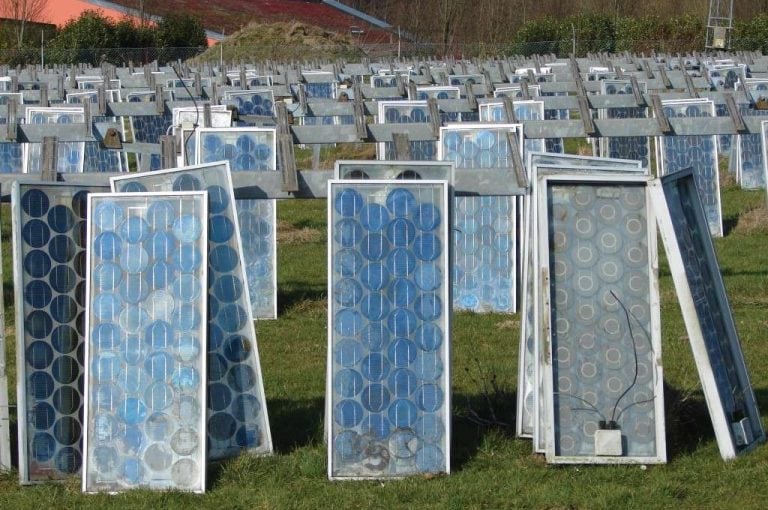 découvrez nos solutions pour le recyclage et la gestion des panneaux solaires usagés. apprenez comment contribuer à un avenir durable tout en profitant des avantages écologiques de l'énergie solaire. informez-vous sur les meilleures pratiques pour traiter vos panneaux solaires en fin de vie.