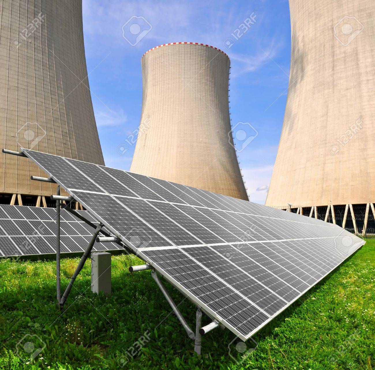 découvrez les différences majeures entre les panneaux solaires et les centrales nucléaires dans notre analyse approfondie. comparez leurs avantages, inconvénients, impacts environnementaux et leur rôle dans la transition énergétique. informez-vous pour faire un choix éclairé sur l'avenir de l'énergie.