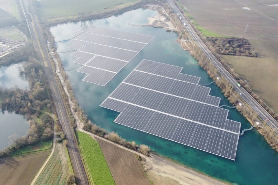découvrez notre parc solaire, un espace dédié à la production d'énergie renouvelable et à la préservation de l'environnement. profitez d'une visite immersive pour en apprendre davantage sur les technologies solaires et leur impact sur la transition énergétique.