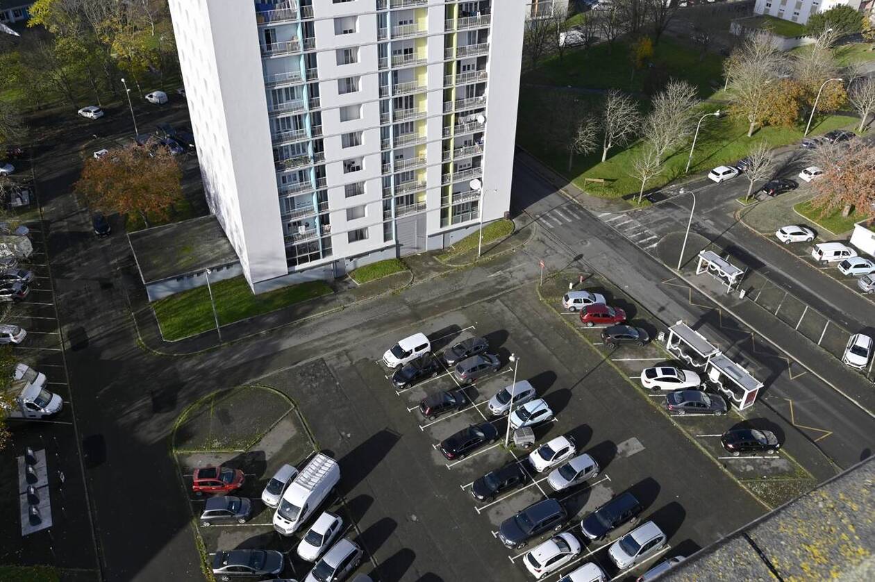 découvrez nos offres de parking loué pour faciliter votre quotidien. profitez d'emplacements sécurisés et pratiques, que ce soit pour une courte ou longue durée. réservez dès maintenant et stationnez en toute sérénité !