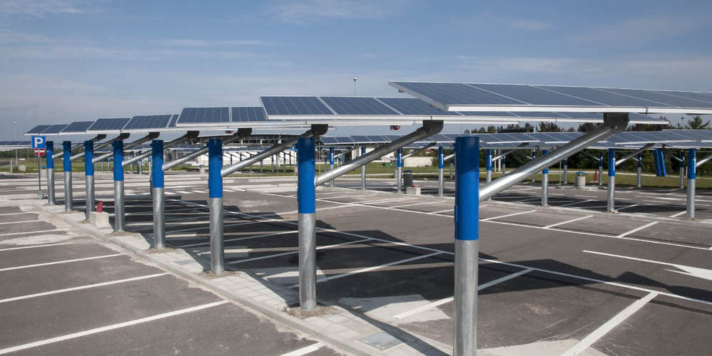 découvrez le parking solaire, une solution innovante et écologique qui allie praticité et durabilité. offrez une protection à votre véhicule tout en contribuant à la production d'énergie verte grâce à des panneaux solaires intégrés. optez pour une conception moderne et respectueuse de l'environnement.