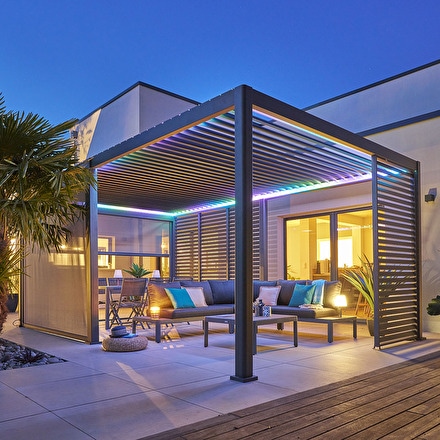 découvrez notre pergola bioclimatique, une solution élégante et polyvalente qui optimise votre espace extérieur. profitez d'un confort maximal grâce à ses lames orientables, régulant la lumière et la chaleur selon vos besoins. idéale pour les terrasses, vérandas et jardins, elle allie esthétisme et fonctionnalité pour des moments inoubliables en plein air.