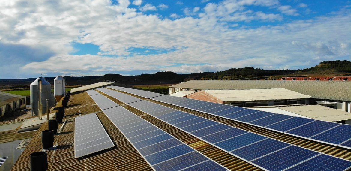 découvrez l'énergie photovoltaïque, une solution écologique pour produire de l'électricité à partir du soleil. apprenez comment optimiser votre consommation et réduire votre empreinte carbone avec nos conseils et informations sur les panneaux solaires.