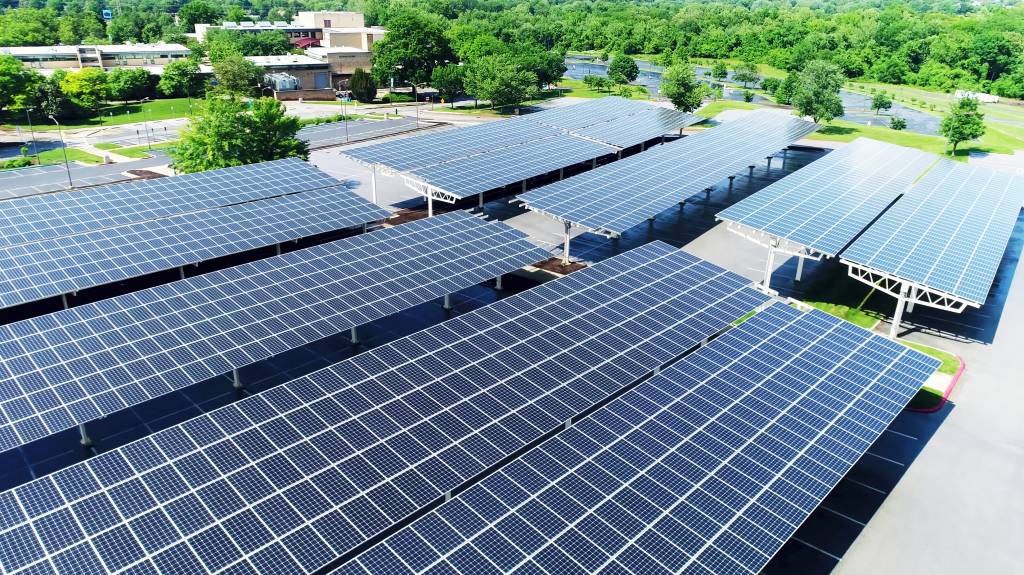 découvrez tout sur l'énergie photovoltaïque : avantages, fonctionnement, installations et comment réduire votre empreinte carbone grâce à des panneaux solaires. transformez votre consommation d'énergie et participez à la transition énergétique!