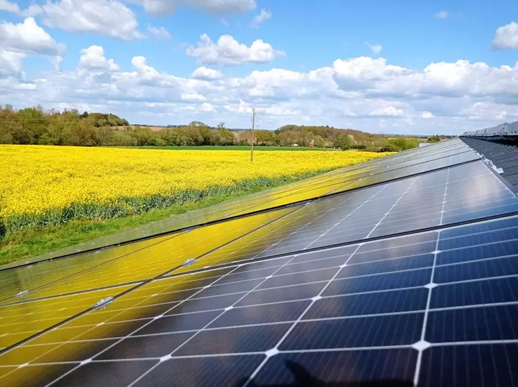 découvrez le photovoltaïque, une solution d'énergie renouvelable qui convertit la lumière du soleil en électricité. informez-vous sur ses avantages, son fonctionnement, et comment il peut réduire votre facture d'énergie tout en préservant l'environnement.