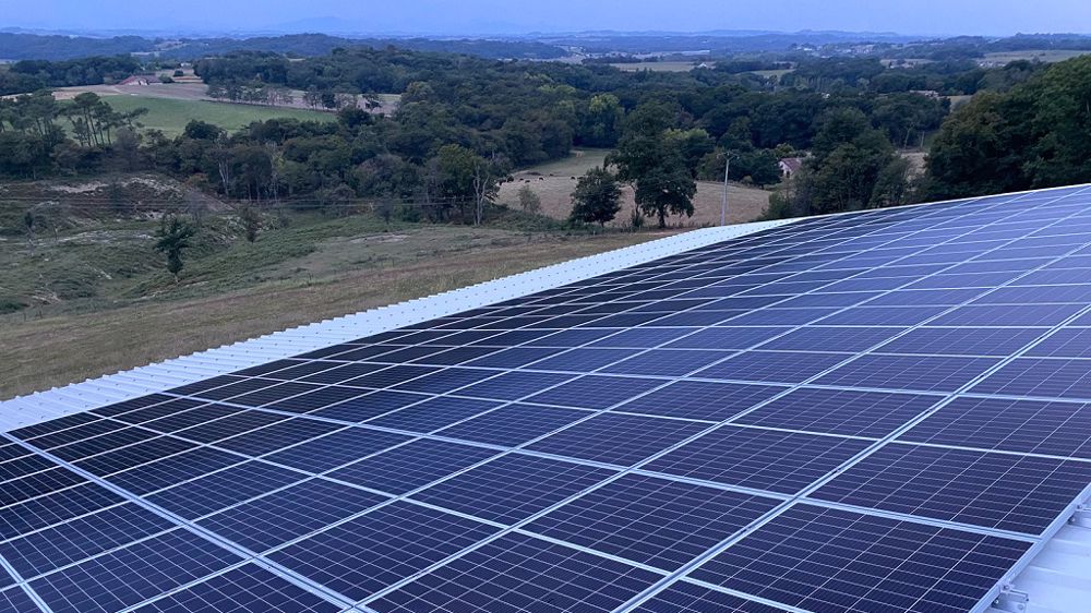 découvrez les avantages du photovoltaïque agricole, une solution innovante pour optimiser la production énergétique des exploitations agricoles tout en réduisant les coûts et l'empreinte carbone. transformez vos terres en sources d'énergie renouvelable et contribuez à un avenir durable.