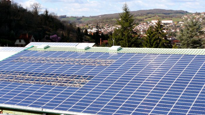 découvrez les avantages du photovoltaïque agricole : une solution durable pour les exploitations, qui optimise la production d'énergie tout en réduisant les coûts et l'empreinte carbone. transformez vos terres en sources de revenus grâce à l'énergie solaire.
