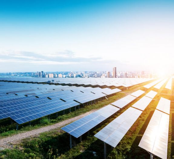 découvrez les avantages du photovoltaïque sol, une solution énergétique durable qui transforme l'énergie solaire en électricité. apprenez comment installer des panneaux solaires sur votre terrain et faire des économies tout en préservant l'environnement.