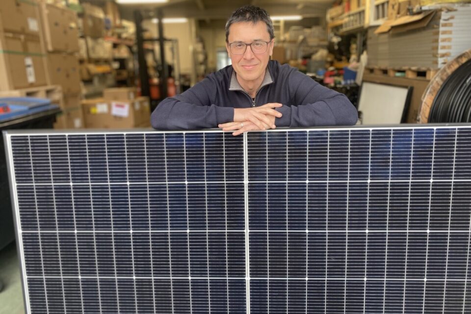 découvrez comment le photovoltaïque peut transformer votre maison en source d'énergie renouvelable. explorez les avantages, les subventions disponibles et les installations adaptées aux particuliers pour réduire vos factures d'électricité et contribuer à un avenir durable.