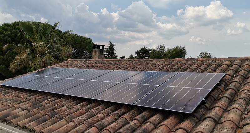 découvrez comment le photovoltaïque pour les particuliers peut transformer votre domicile en une source d'énergie renouvelable. profitez des avantages financiers et environnementaux de l'énergie solaire tout en contribuant à un avenir durable.