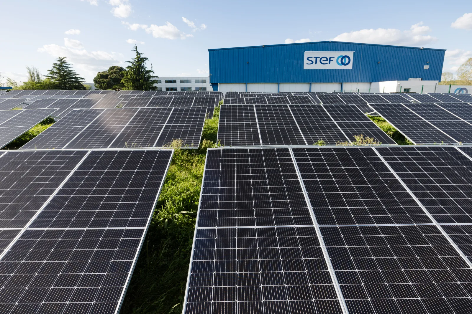 découvrez les avantages du photovoltaïque sol, une solution d'énergie renouvelable efficace pour produire de l'électricité grâce à l'énergie solaire. informez-vous sur l'installation, les économies d'énergie et l'impact environnemental positif.