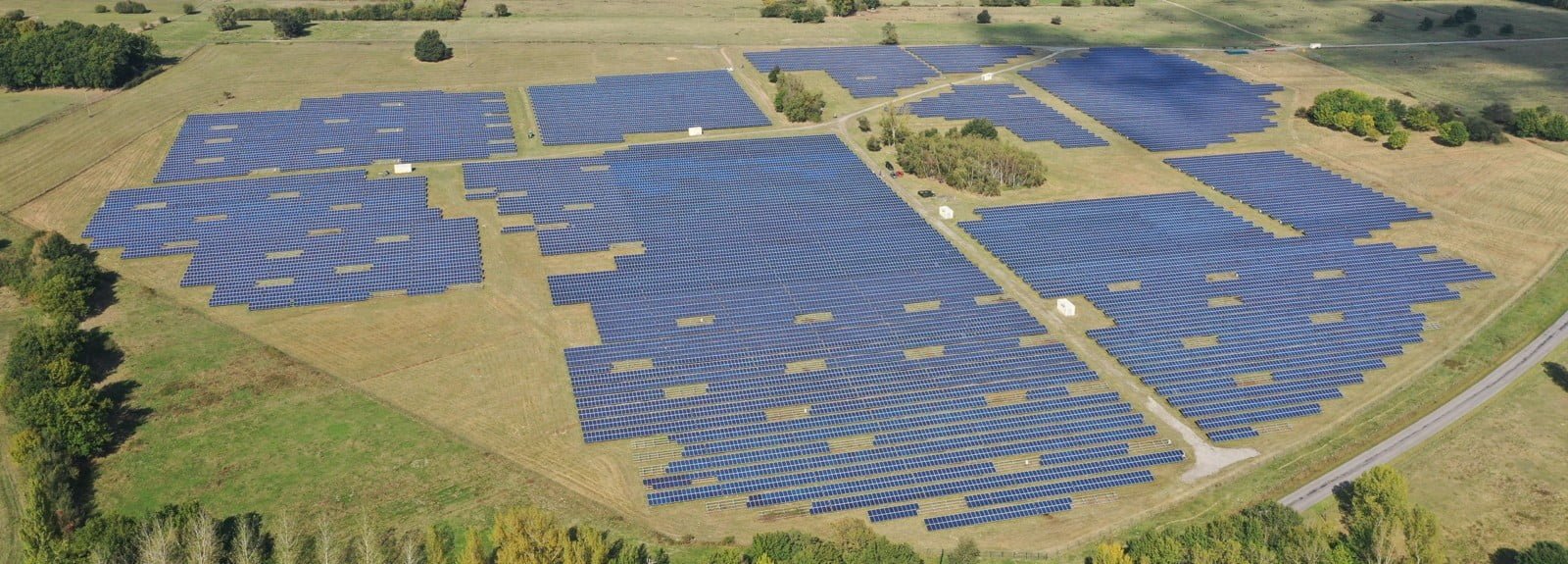 découvrez les avantages du photovoltaïque au sol : une solution d'énergie renouvelable efficace qui optimise l'espace tout en produisant de l'électricité verte. informez-vous sur les installations, les bénéfices environnementaux et comment réduire votre empreinte carbone grâce aux panneaux solaires au sol.