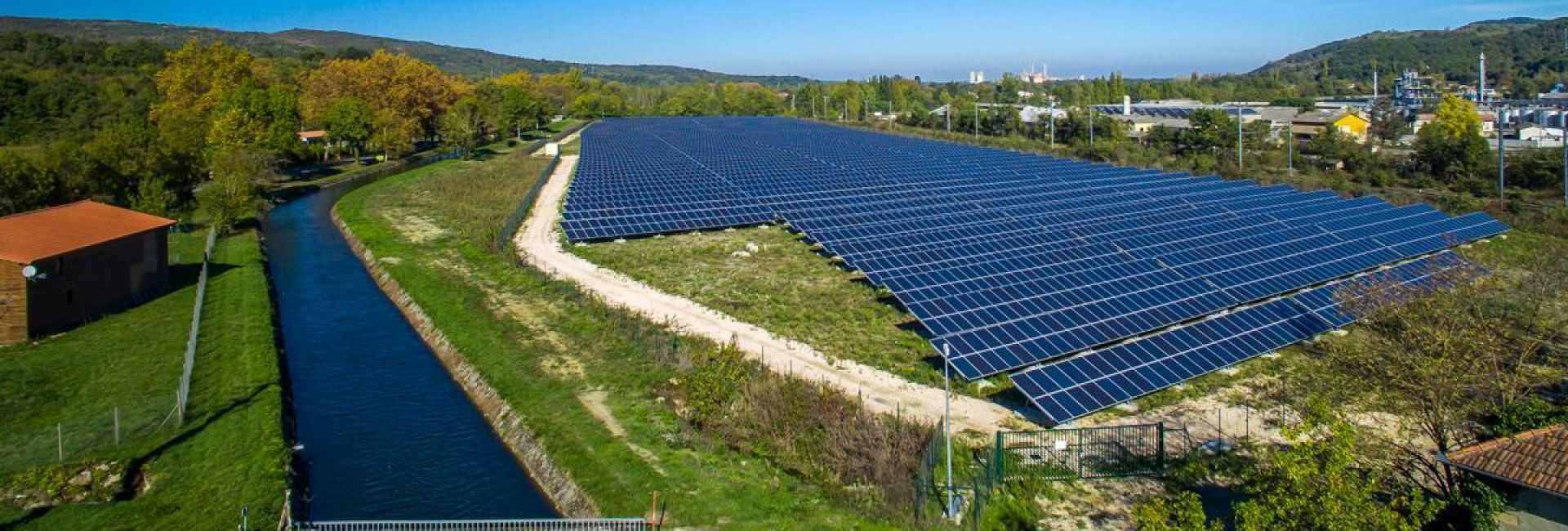 découvrez les avantages du photovoltaïque sur sol, une solution durable et économique pour produire votre propre électricité. optimisez votre espace extérieur tout en réduisant votre empreinte carbone et en réalisant des économies d'énergie significatives.