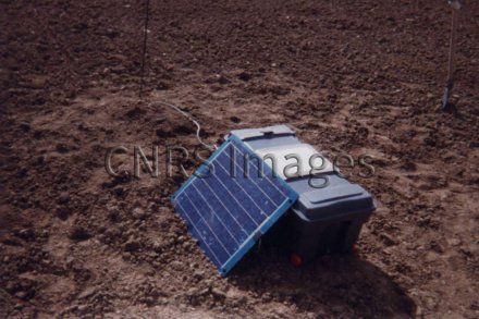 découvrez comment installer des panneaux solaires sur votre terrain pour maximiser votre production d'énergie renouvelable. transformez votre espace extérieur en une source d'énergie durable tout en réduisant vos factures d'électricité.