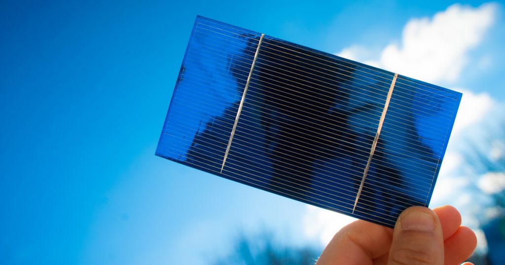 découvrez les avantages des panneaux photovoltaïques pour produire votre propre électricité de manière durable et économique. apprenez comment optimiser votre installation solaire pour réduire votre facture énergétique tout en respectant l'environnement.