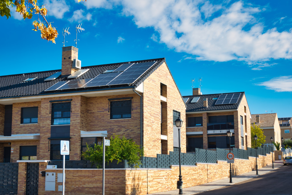 découvrez comment les systèmes photovoltaïques peuvent transformer votre copropriété en une source d'énergie renouvelable. profitez des avantages économiques et écologiques des panneaux solaires adaptés aux besoins collectifs de votre immeuble.