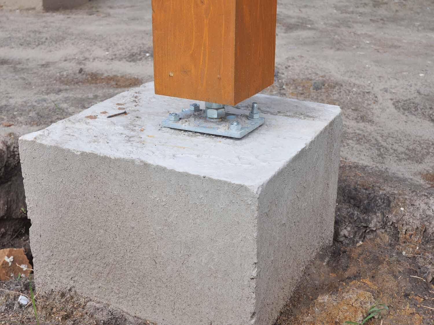découvrez notre large sélection de plots en béton pour hangars, offrant robustesse et durabilité pour tous vos projets de construction. idéals pour stabiliser vos structures, ces plots garantissent une mise en conformité avec les normes de sécurité tout en s'intégrant parfaitement dans votre environnement.