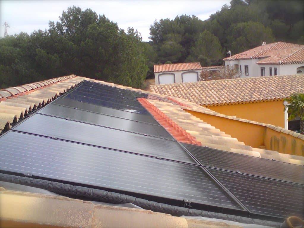 découvrez tout ce qu'il faut savoir sur le poids des panneaux solaires. informez-vous sur les différents types de panneaux, leur impact sur l'installation et les structures nécessaires, ainsi que les choix à faire en fonction de vos besoins énergétiques.