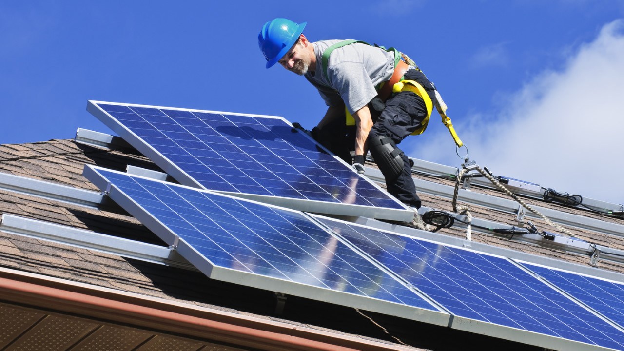 optez pour une installation écologique et économique avec notre service de pose de panneaux solaires. découvrez nos solutions adaptées pour maximiser l'efficacité énergétique de votre habitation tout en réduisant votre empreinte carbone.