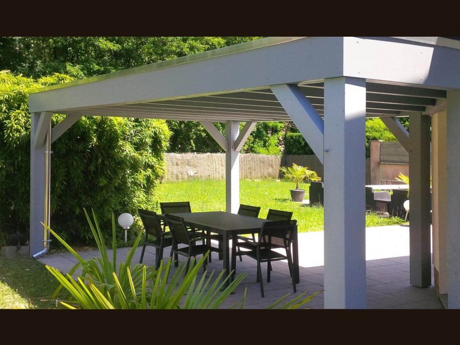 découvrez nos préaux en bois, alliant élégance et fonctionnalité. parfait pour créer un espace de vie extérieur agréable, notre sélection de préaux en bois offre une protection contre les intempéries tout en ajoutant du charme à votre jardin ou terrasse. idéal pour se détendre ou recevoir, chaque préau est conçu pour s'intégrer harmonieusement à votre extérieur.