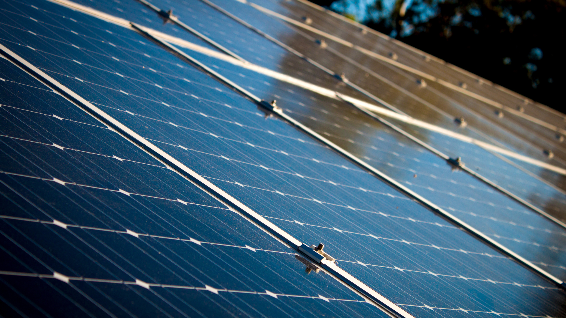 découvrez notre guide complet sur la prime solaire en france : bénéficiez d'aides financières pour l'installation de panneaux solaires, réduisez votre facture d'énergie et contribuez à la transition énergétique. profitez des subventions disponibles et informez-vous sur les démarches à suivre.