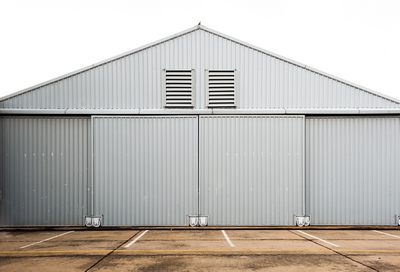 découvrez les prix compétitifs des bâtiments métalliques adaptés à vos projets. comparez les offres et trouvez la solution idéale pour vos besoins de construction avec des matériaux durables et des designs personnalisables.