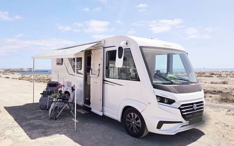 découvrez les prix des camping-cars autonomes adaptés à tous les budgets. explorez notre guide pour trouver le modèle idéal qui allie confort et indépendance sur les routes. parfait pour vos escapades en pleine nature !