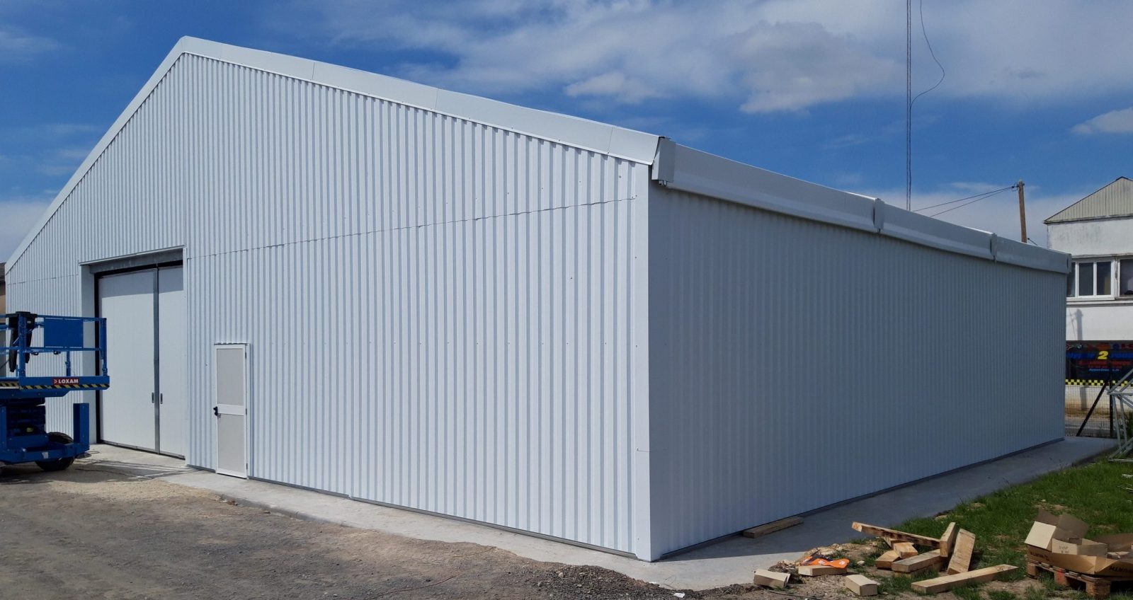 découvrez les meilleurs prix des hangars pour tous vos besoins de stockage. comparez les différentes options disponibles et trouvez le hangar idéal à un tarif compétitif.