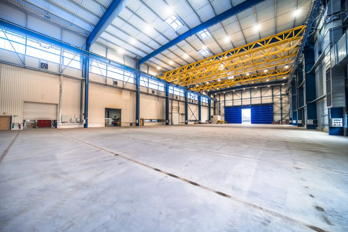 découvrez les prix des hangars en france, adaptés à tous vos projets d'aménagement. comparez les offres, bénéficiez de conseils d'experts et choisissez la meilleure option pour votre besoin de stockage ou d'espace de travail.