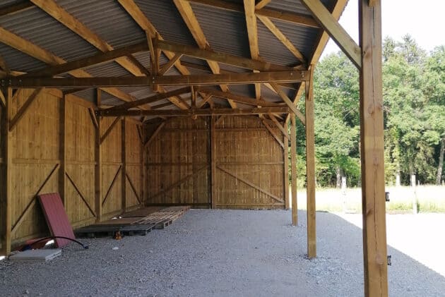 découvrez les tarifs des hangars disponibles sur le marché. comparez les prix, les dimensions et les options pour trouver le hangar qui répond à vos besoins tout en respectant votre budget.