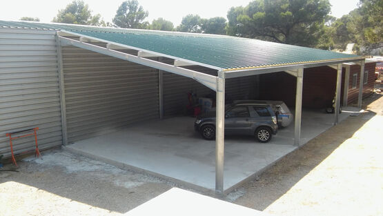 découvrez nos hangars kit à prix imbattables. idéaux pour le stockage, l'agriculture ou les loisirs, nos solutions personnalisées s'adaptent à vos besoins. obtenez un excellent rapport qualité-prix pour votre espace supplémentaire dès aujourd'hui !