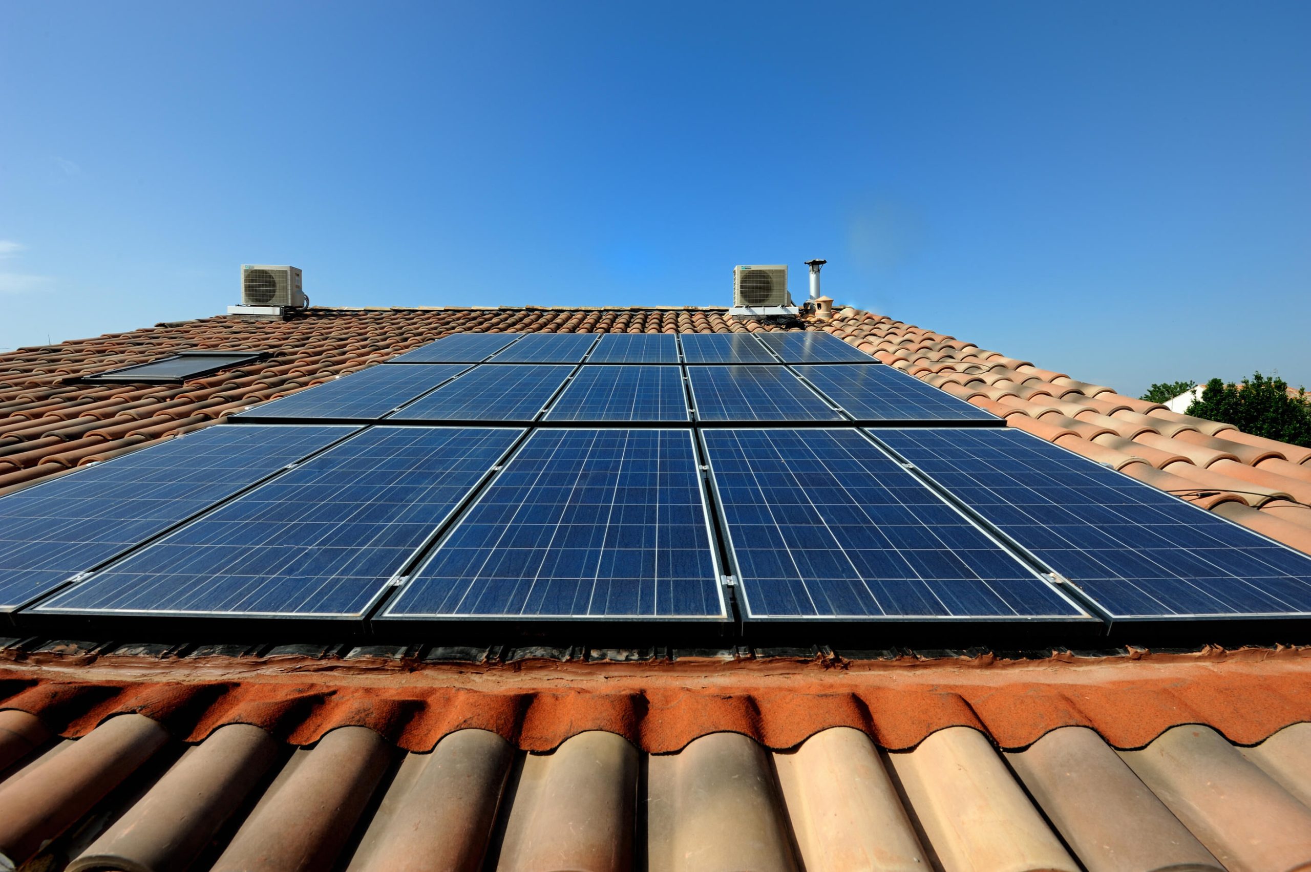 découvrez notre guide complet sur les prix de location de panneaux photovoltaïques. comparez les offres, les avantages et trouvez la solution idéale pour bénéficier de l'énergie solaire à moindre coût.