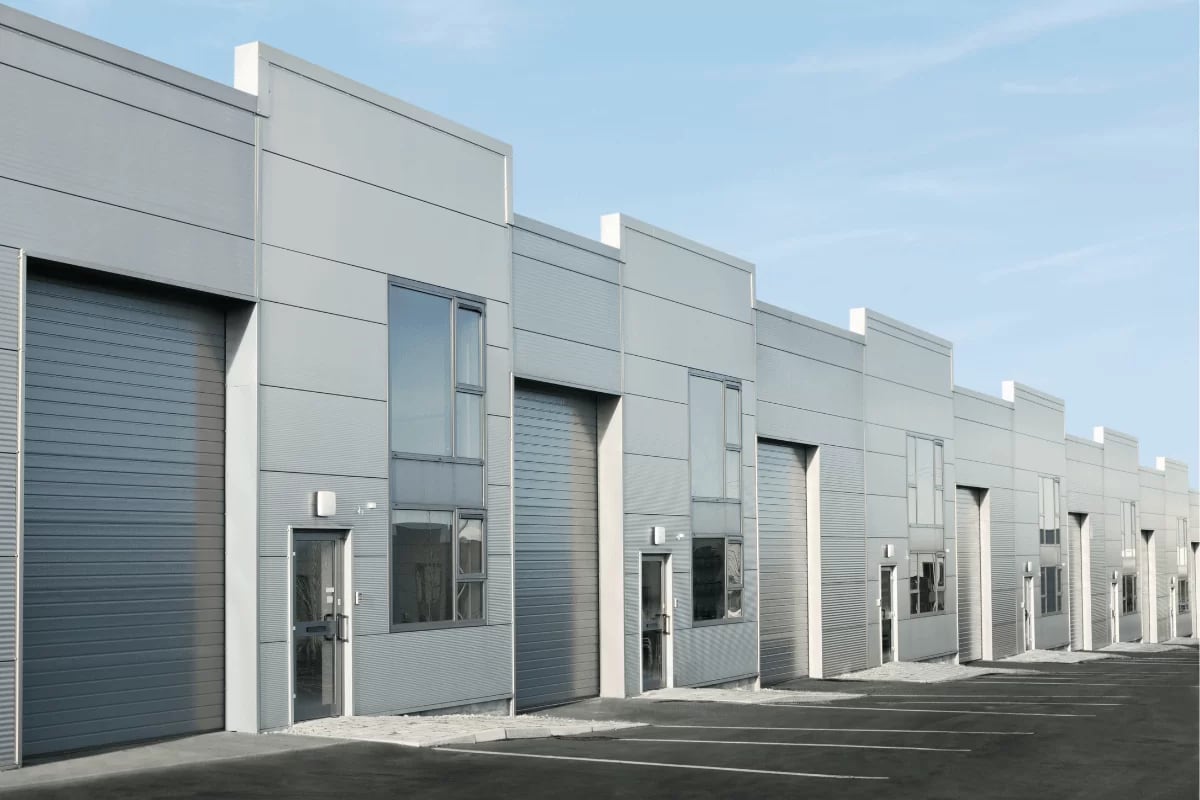 découvrez les prix au mètre carré des hangars en france. obtenez des informations détaillées sur les différentes options disponibles, les facteurs influençant les coûts et des conseils pour faire un choix éclairé pour votre projet.